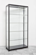 Verkaufsvitrine Glas mit LED-Beleuchtung B100xH198xT40cm, Vitrine schwarze Aluprofile, Ausstellungsvitrine mit 5 Ebenen, Schmuckvitrine abschließbar